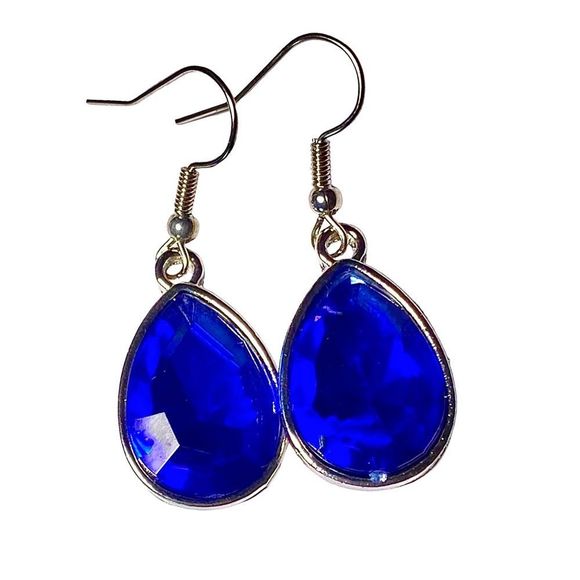 Deep Blue CZ Gemstones in 925 Silver-Plated Earrings - Picture 2 of 6